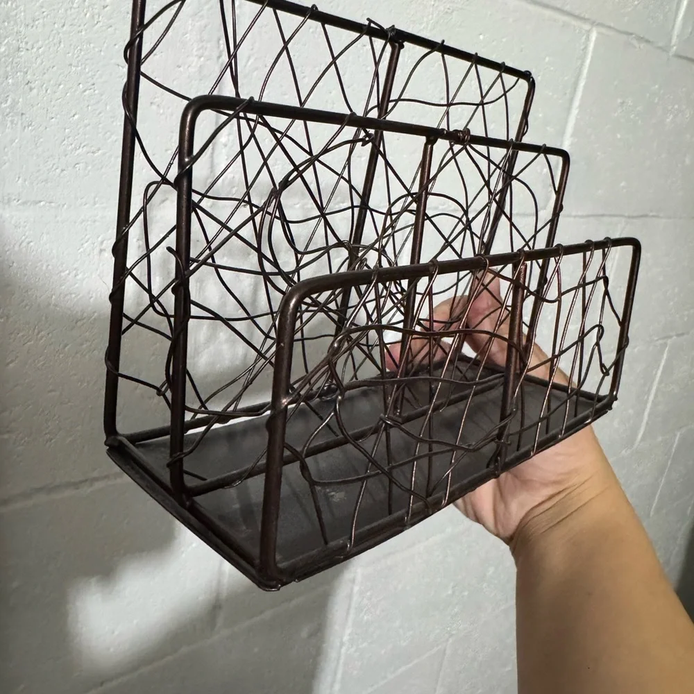 Brown Wire Organizer